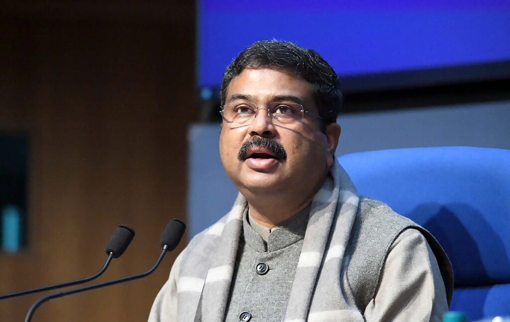 Dharmendra Pradhan gets charge of Education Ministry 